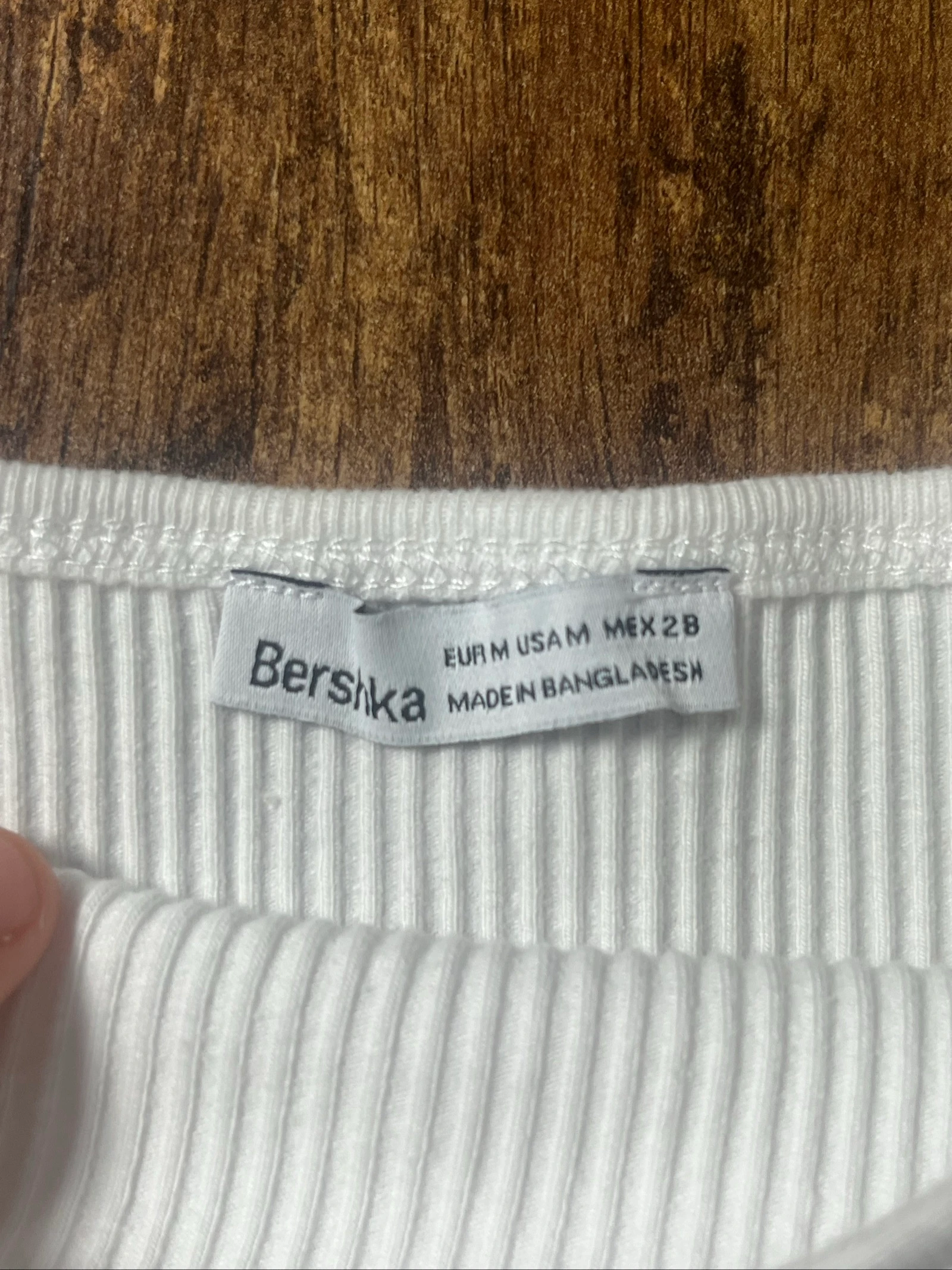 Vestido ajustado blanco de costilla con tirantes anchos y escote cuadrado - Bershka - Talla M - muy buen estado – photo 2